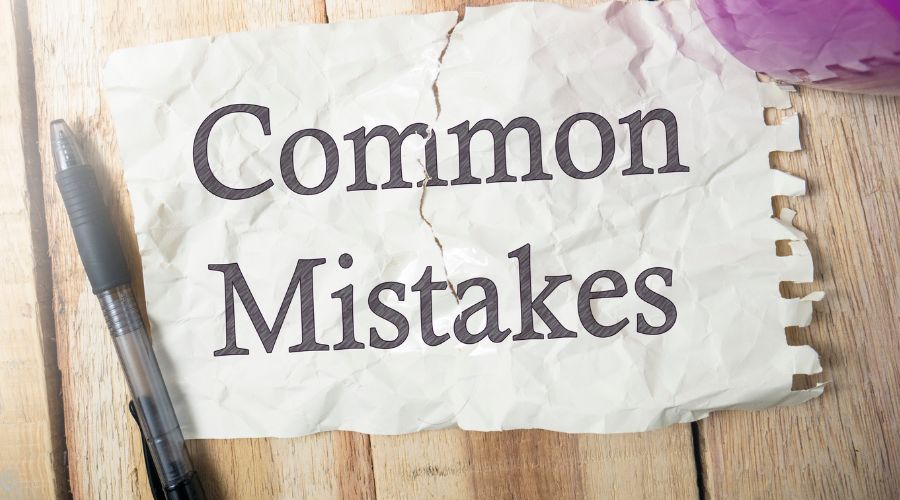 a piece of paper that says "Common Mistakes"